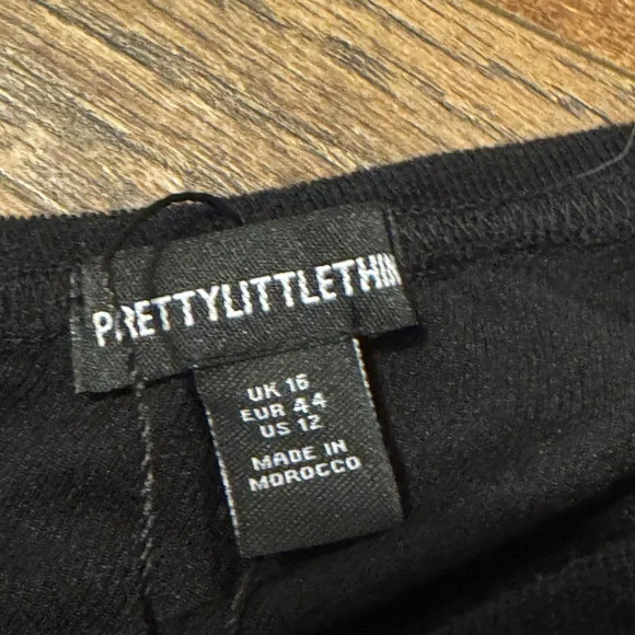 Pretty Little Thing Black Off-Shoulder Dress - Picture 4 of 5